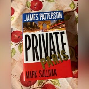 📖 HARDCOVER- Private Paris by James Patterson
